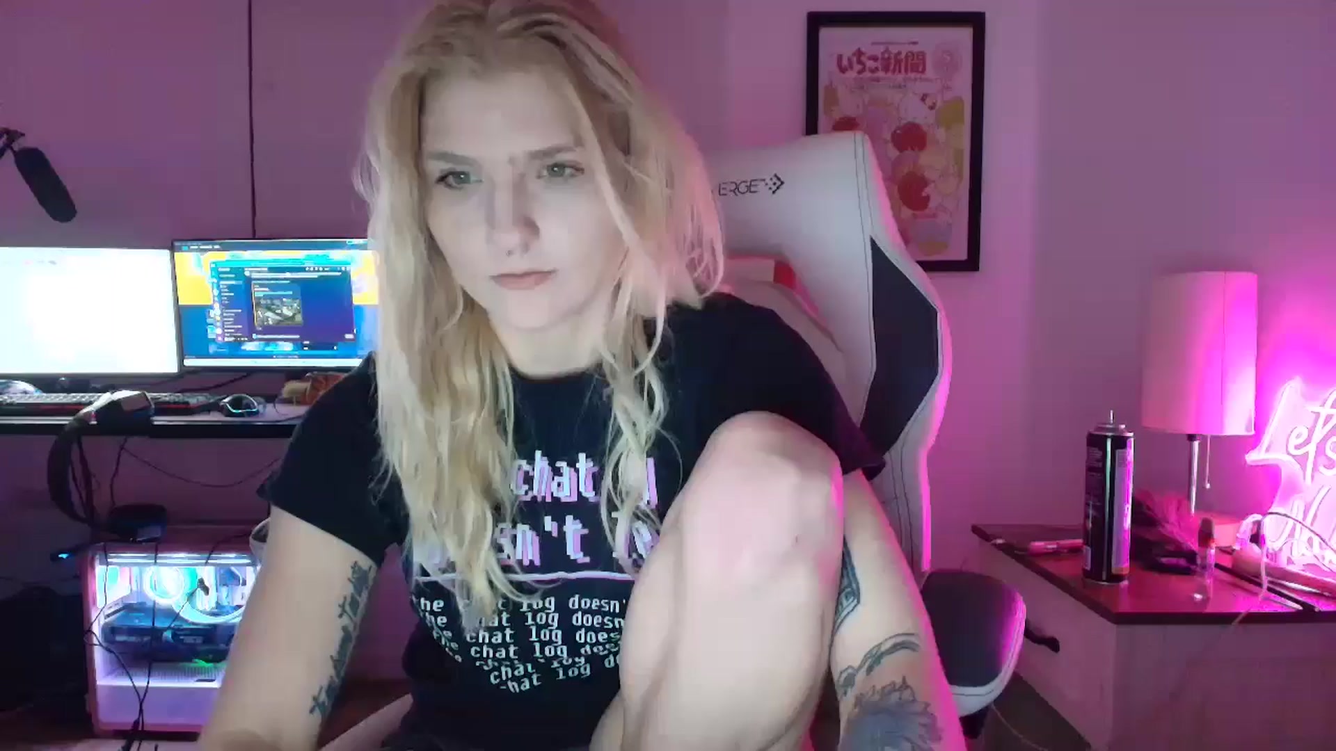 Gallery image thumbnail from DuckChan0's myfreecams stream on, 03/26/2025, 01:12 image 1 of 20