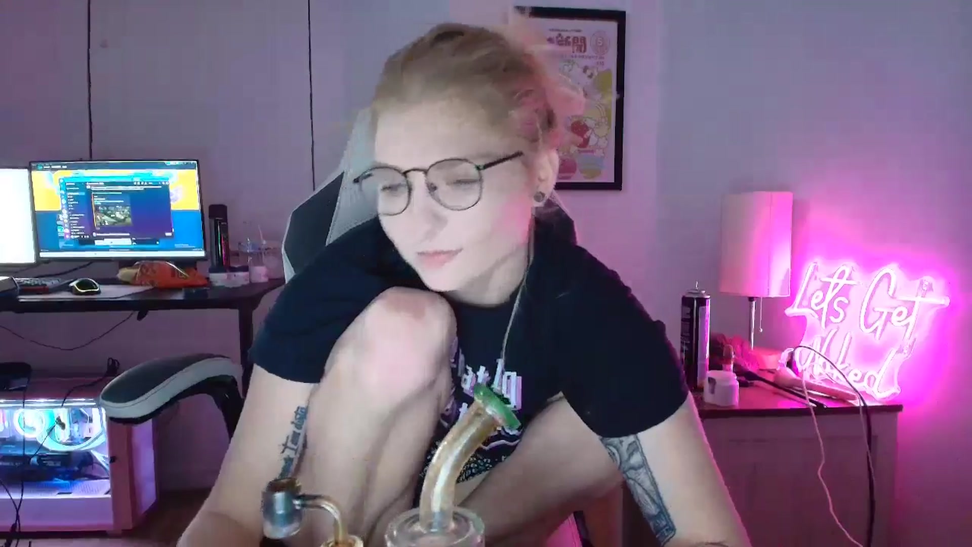 Gallery image thumbnail from DuckChan0's myfreecams stream on, 03/26/2025, 01:12 image 6 of 20