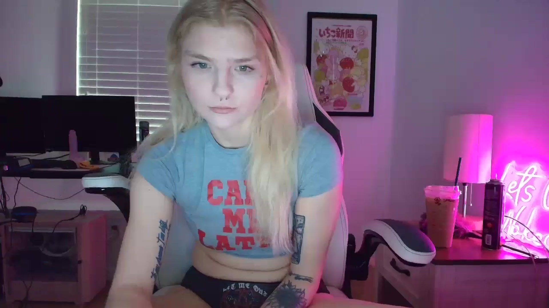 Gallery image thumbnail from DuckChan0's myfreecams stream on, 03/26/2025, 13:46 image 4 of 20