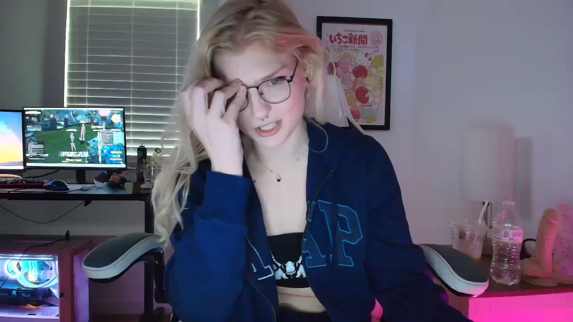 Gallery image thumbnail from DuckChan0's myfreecams stream on, 03/28/2025, 13:32 image 16 of 20