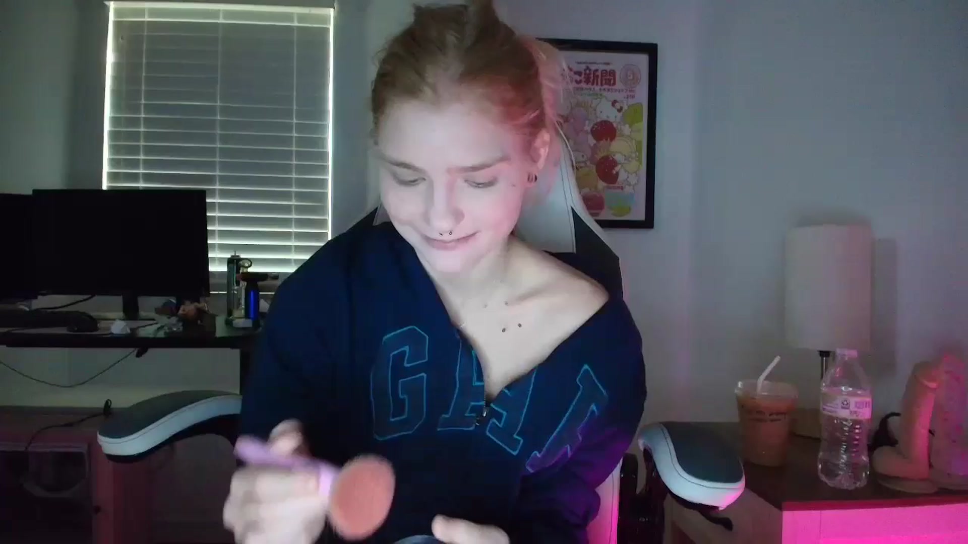 Gallery image thumbnail from DuckChan0's myfreecams stream on, 03/28/2025, 13:32 image 1 of 20