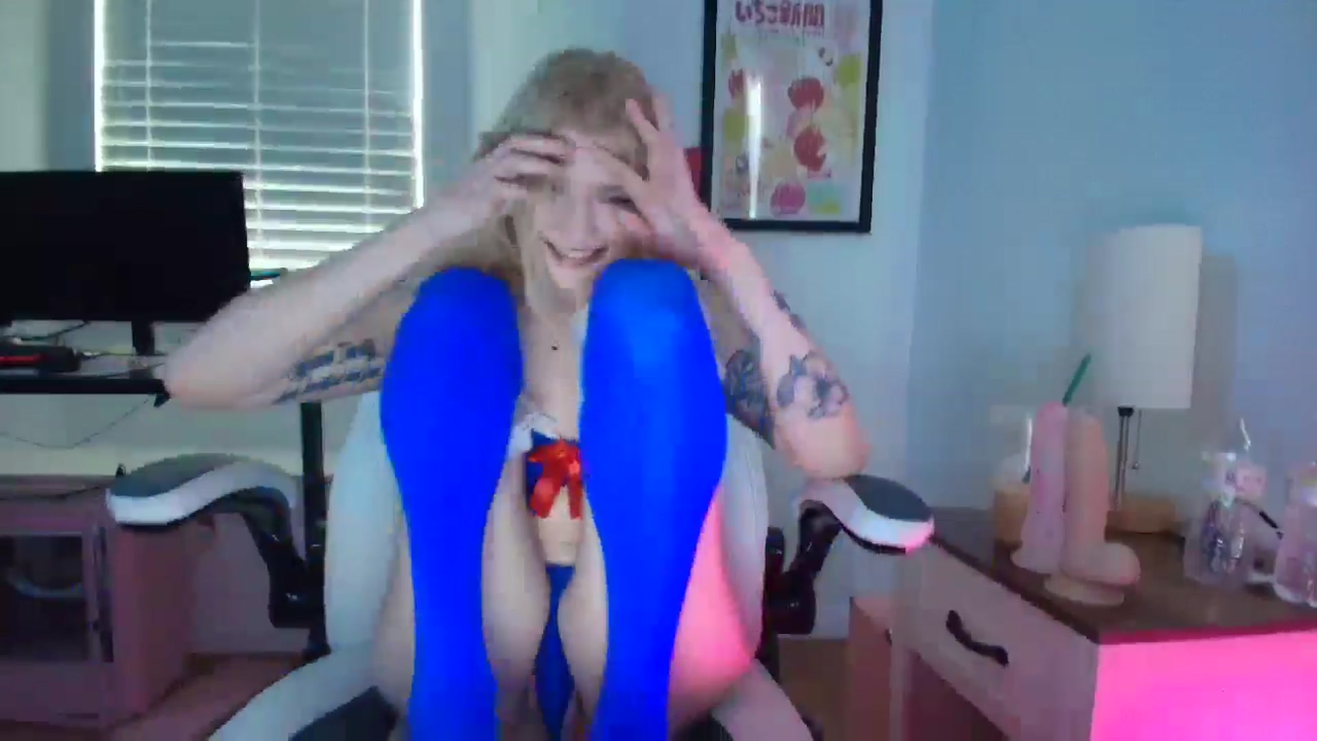 Gallery image thumbnail from DuckChan0's myfreecams stream on, 03/29/2025, 17:04 image 2 of 20