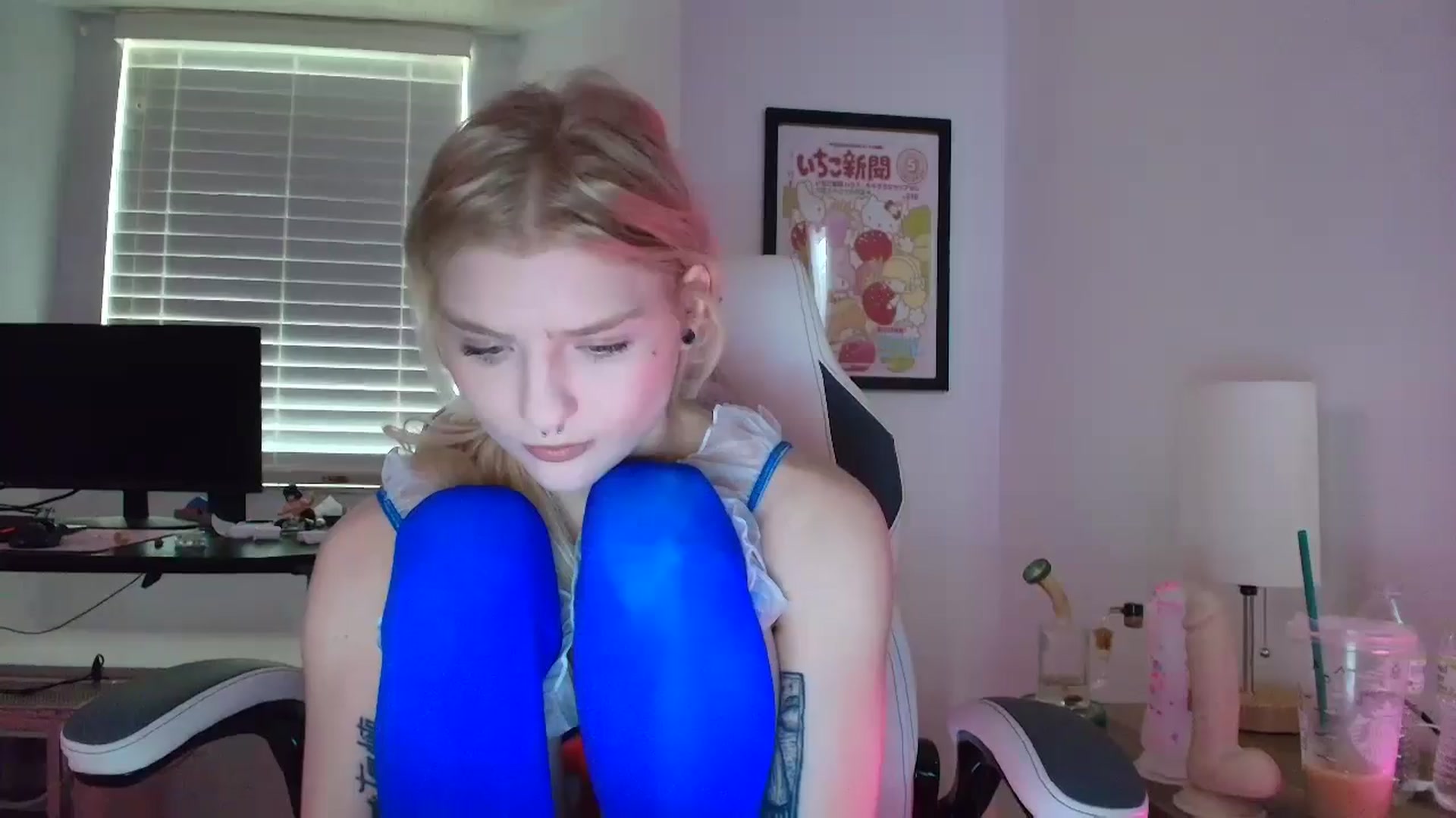 Gallery image thumbnail from DuckChan0's myfreecams stream on, 03/29/2025, 17:04 image 10 of 20