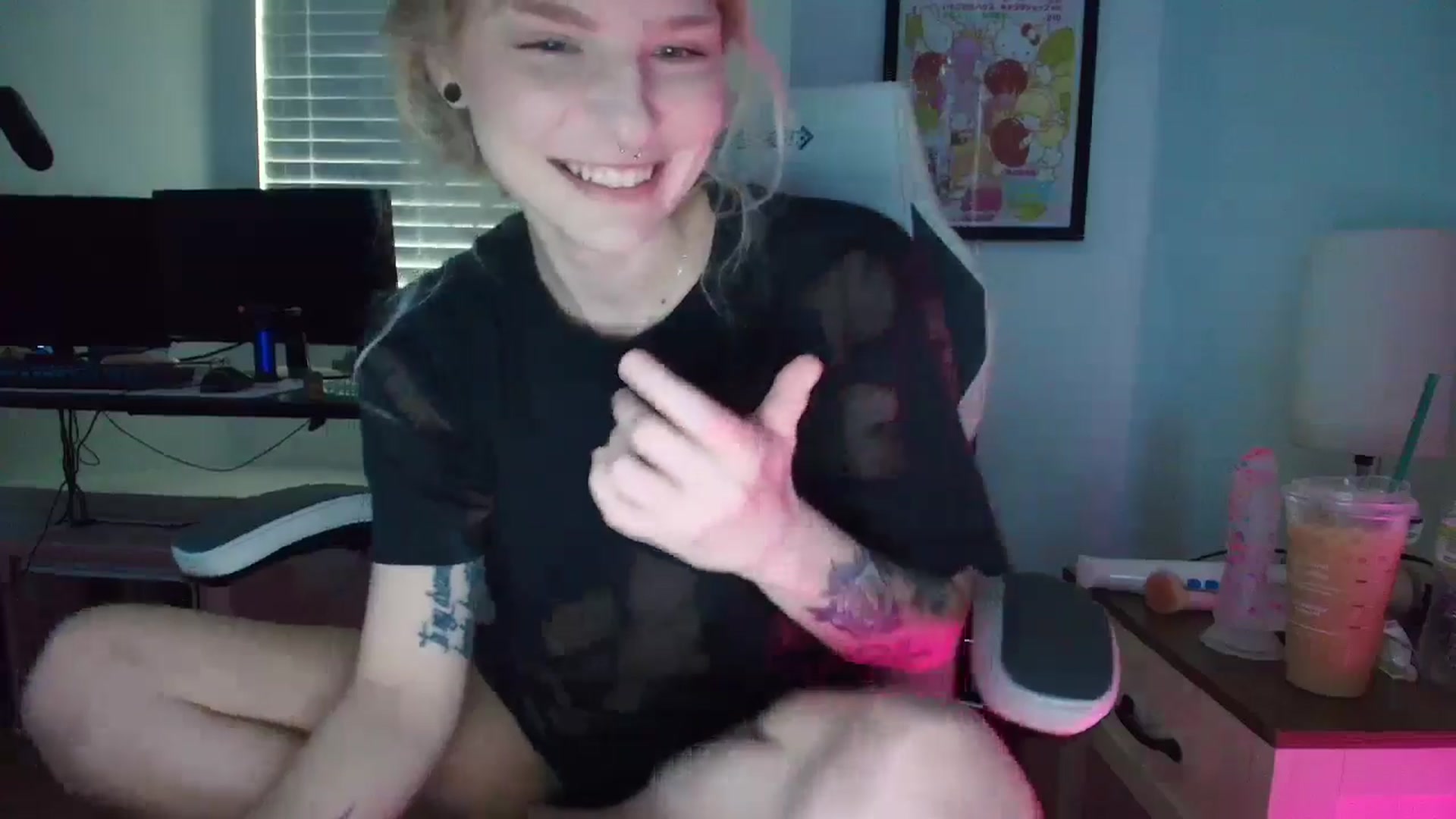 Gallery image thumbnail from DuckChan0's myfreecams stream on, 03/30/2025, 14:25 image 8 of 20