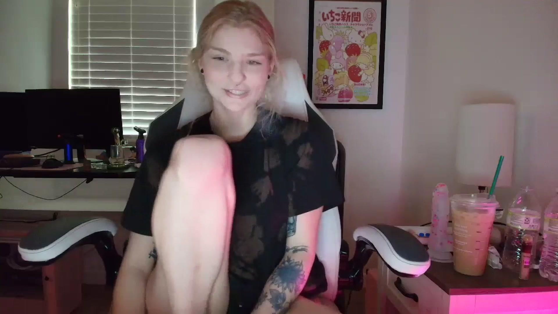 Gallery image thumbnail from DuckChan0's myfreecams stream on, 03/30/2025, 14:25 image 5 of 20