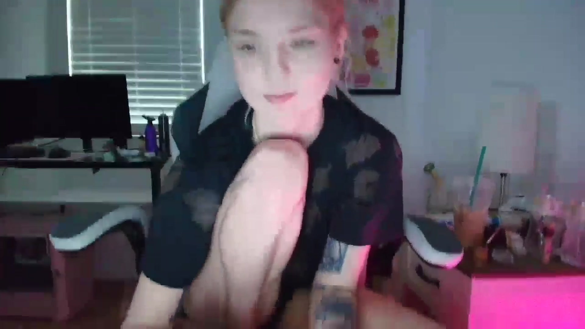 Gallery image thumbnail from DuckChan0's myfreecams stream on, 03/30/2025, 15:19 image 8 of 20