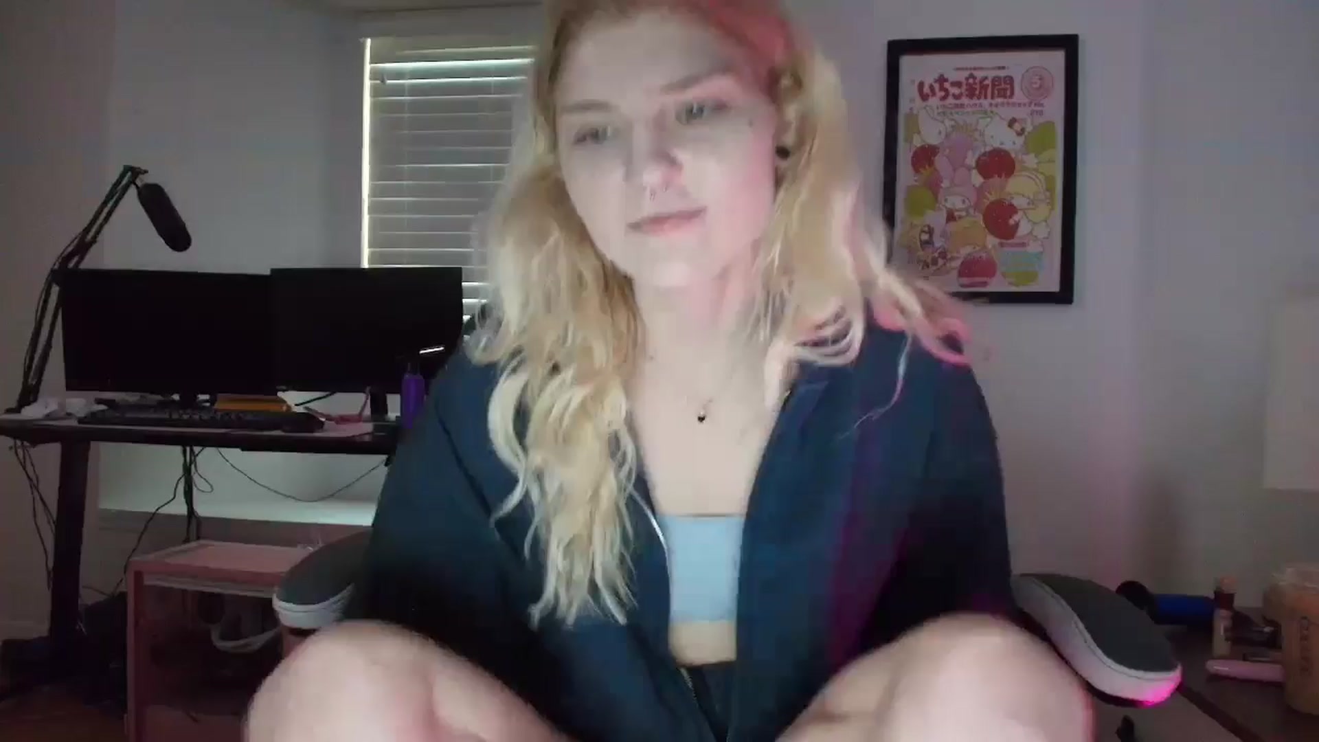 Gallery image thumbnail from DuckChan0's myfreecams stream on, 04/01/2025, 13:40 image 1 of 20