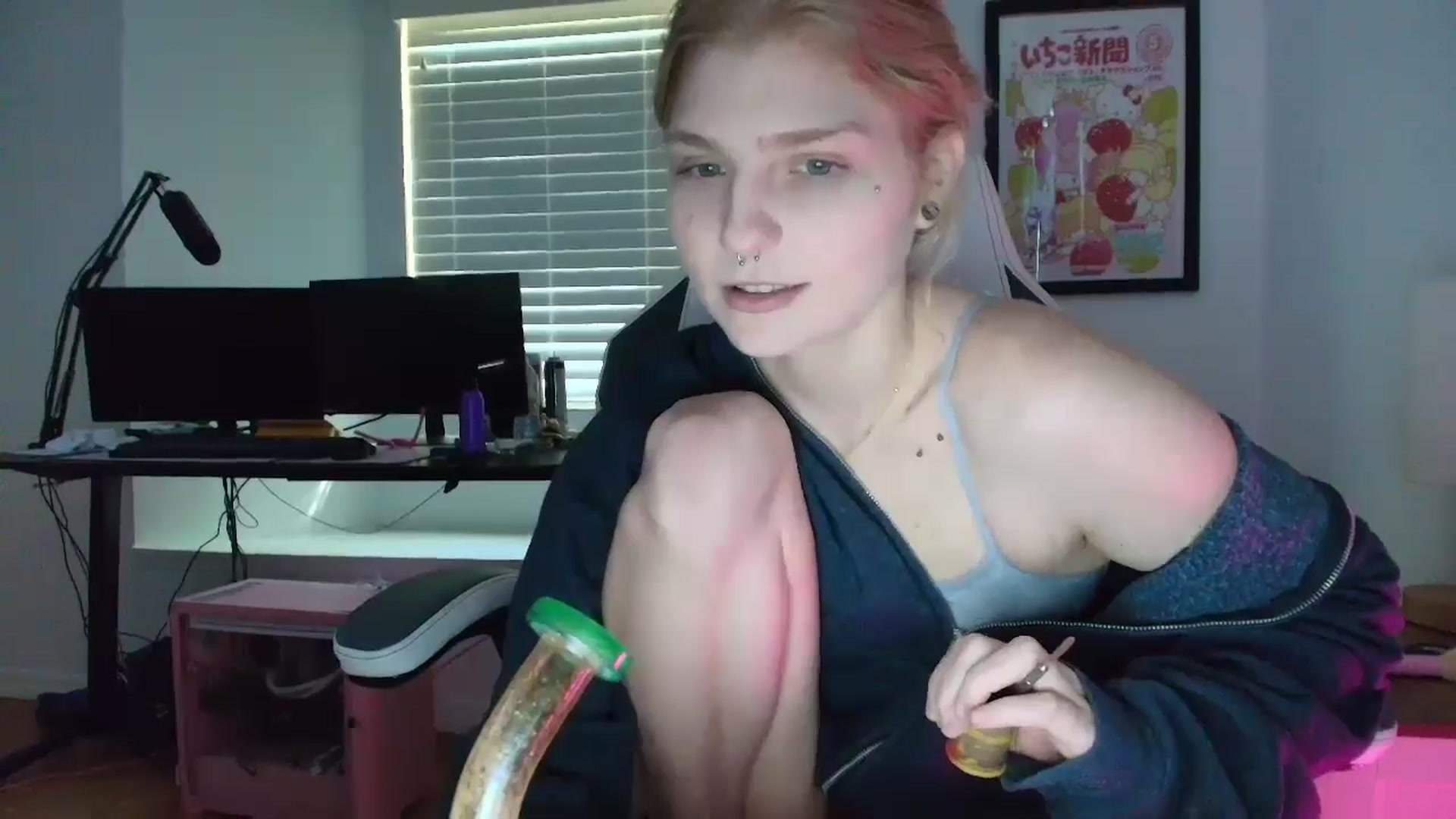Gallery image thumbnail from DuckChan0's myfreecams stream on, 04/01/2025, 14:21 image 3 of 20