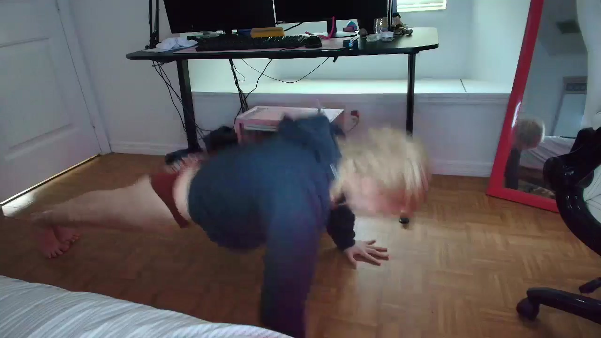 Gallery image thumbnail from DuckChan0's myfreecams stream on, 04/01/2025, 14:21 image 11 of 20