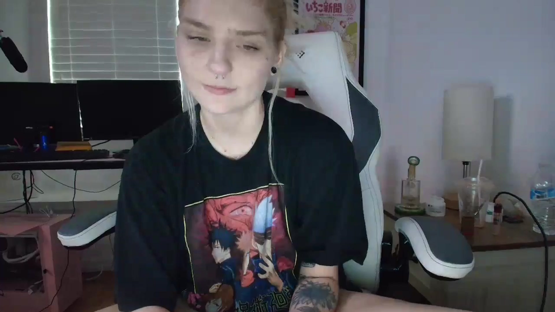 Gallery image thumbnail from DuckChan0's myfreecams stream on, 04/02/2025, 14:56 image 13 of 20