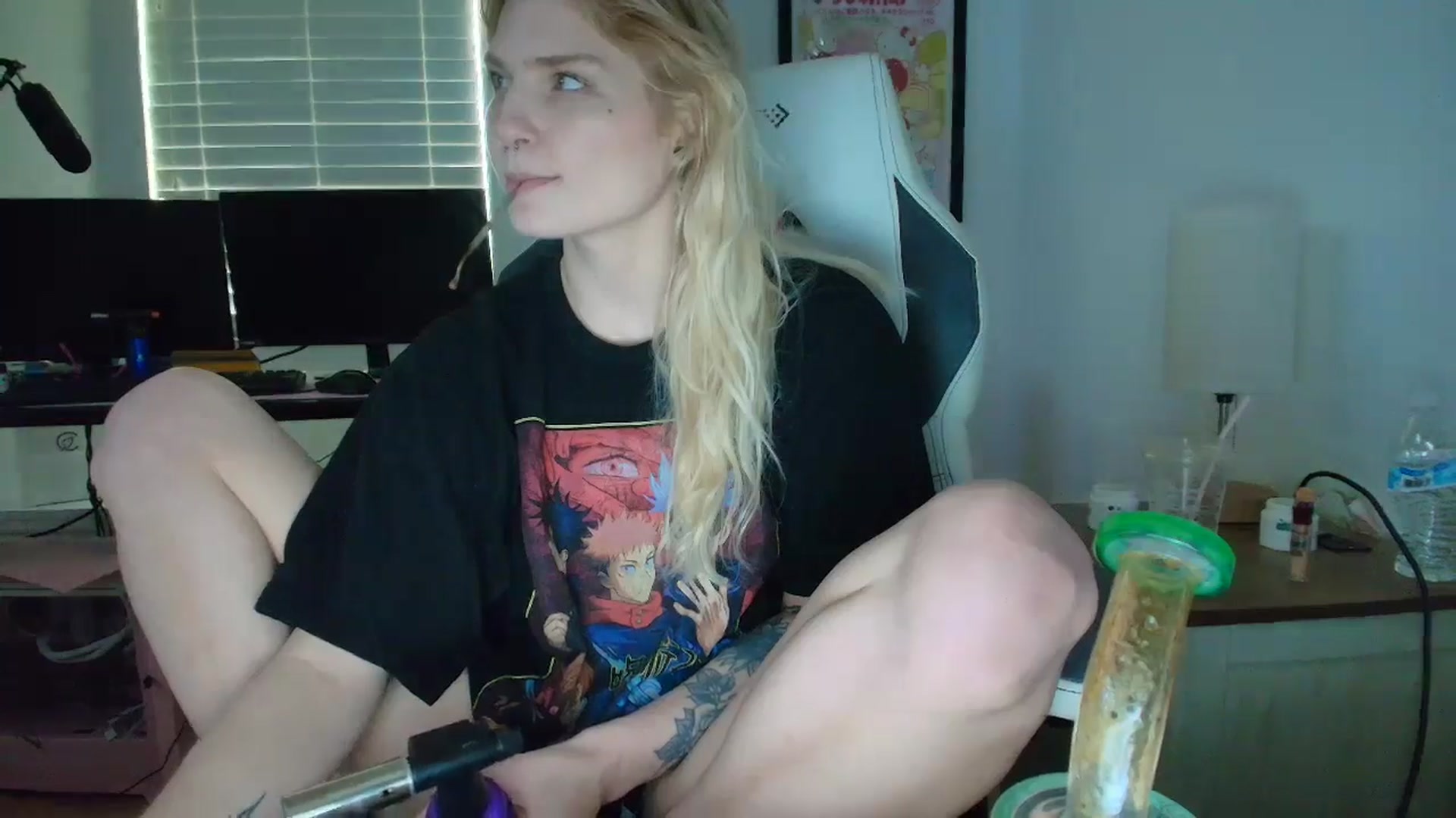 Gallery image thumbnail from DuckChan0's myfreecams stream on, 04/02/2025, 14:56 image 6 of 20