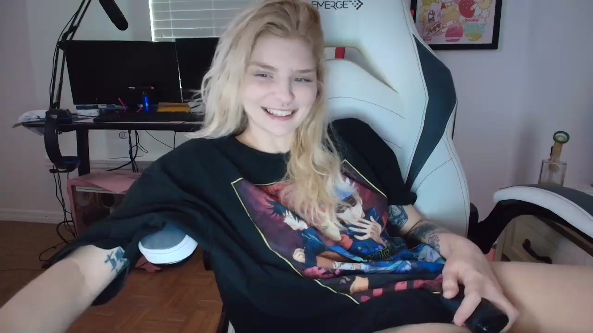 Gallery image thumbnail from DuckChan0's myfreecams stream on, 04/02/2025, 14:56 image 12 of 20