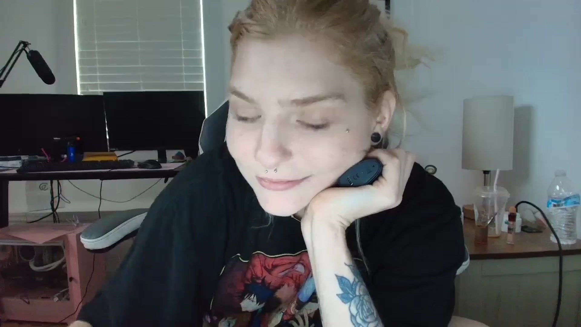 Gallery image thumbnail from DuckChan0's myfreecams stream on, 04/02/2025, 14:56 image 14 of 20