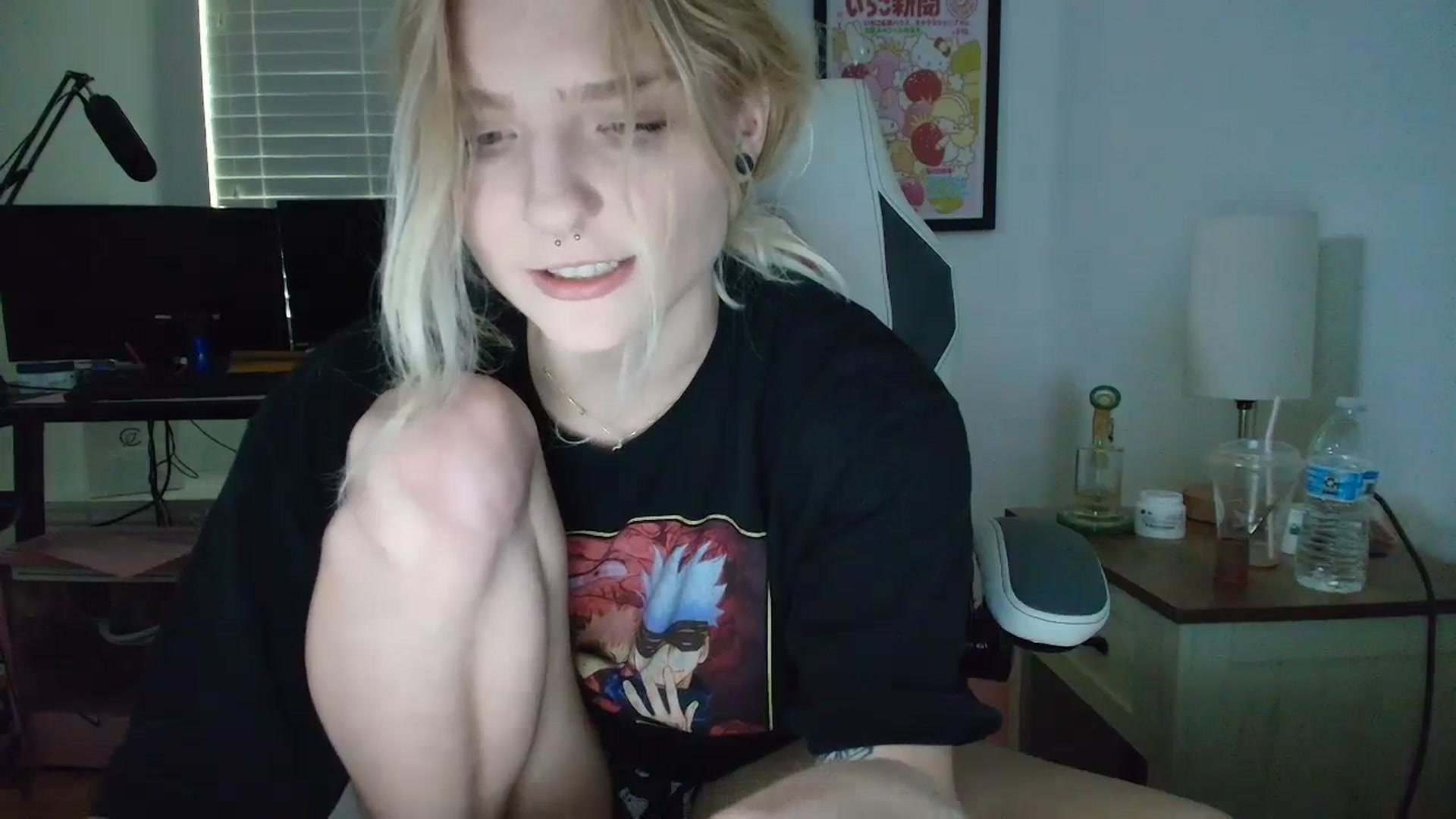 Gallery image thumbnail from DuckChan0's myfreecams stream on, 04/02/2025, 15:26 image 20 of 20