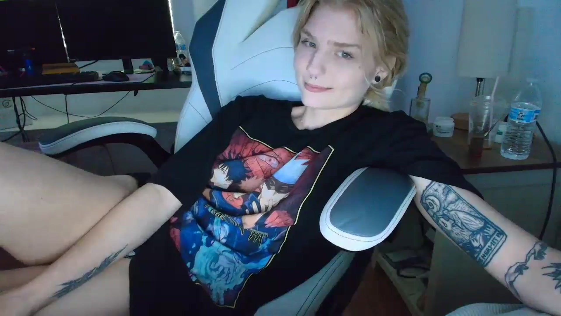 Gallery image thumbnail from DuckChan0's myfreecams stream on, 04/02/2025, 15:26 image 13 of 20
