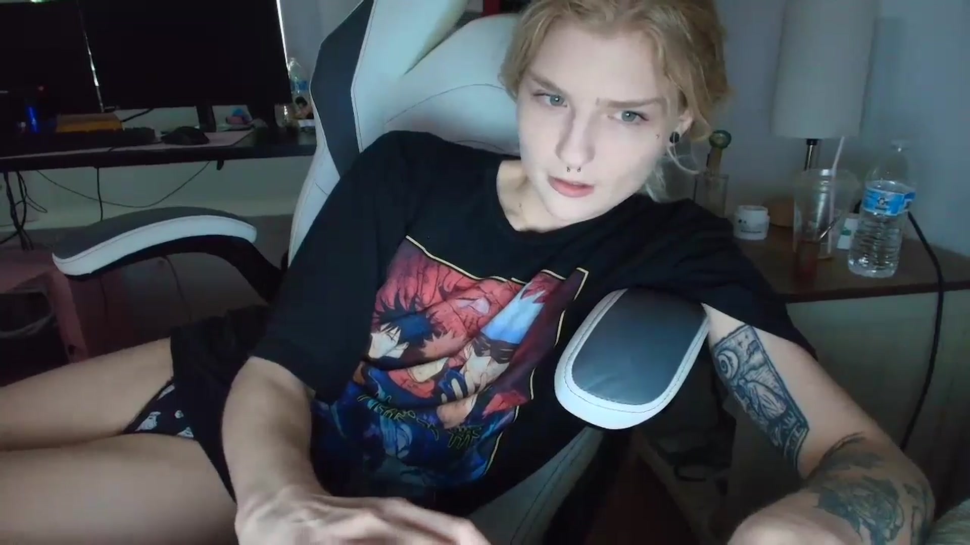 Gallery image thumbnail from DuckChan0's myfreecams stream on, 04/02/2025, 15:26 image 10 of 20