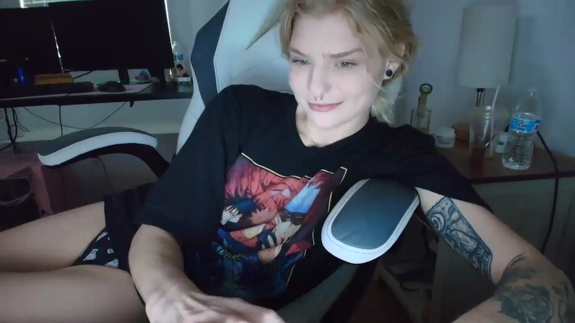 Gallery image thumbnail from DuckChan0's myfreecams stream on, 04/02/2025, 15:26 image 9 of 20