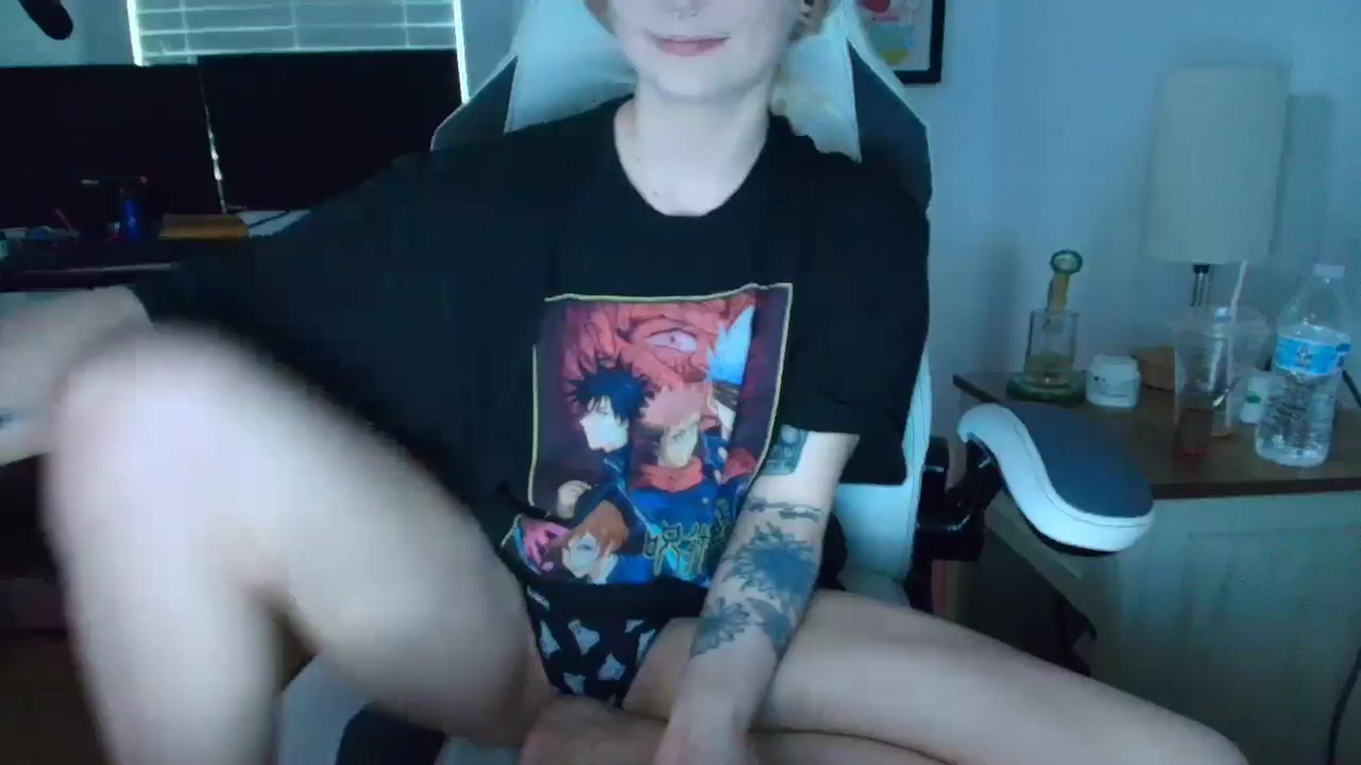 Gallery image thumbnail from DuckChan0's myfreecams stream on, 04/02/2025, 15:26 image 18 of 20