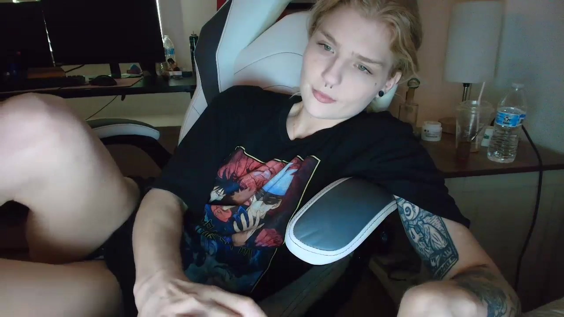 Gallery image thumbnail from DuckChan0's myfreecams stream on, 04/02/2025, 15:26 image 5 of 20