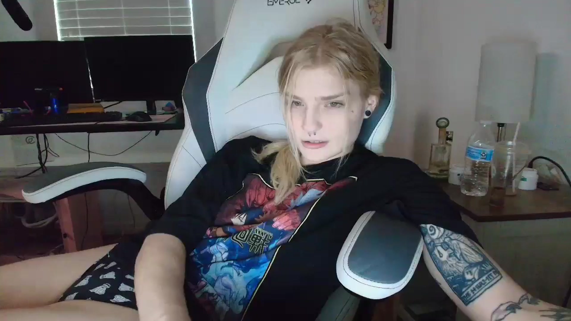 Gallery image thumbnail from DuckChan0's myfreecams stream on, 04/02/2025, 15:57 image 14 of 20