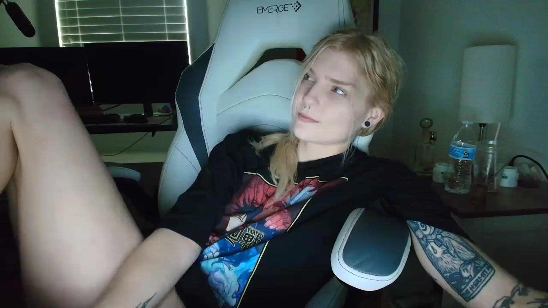 Gallery image thumbnail from DuckChan0's myfreecams stream on, 04/02/2025, 15:57 image 12 of 20