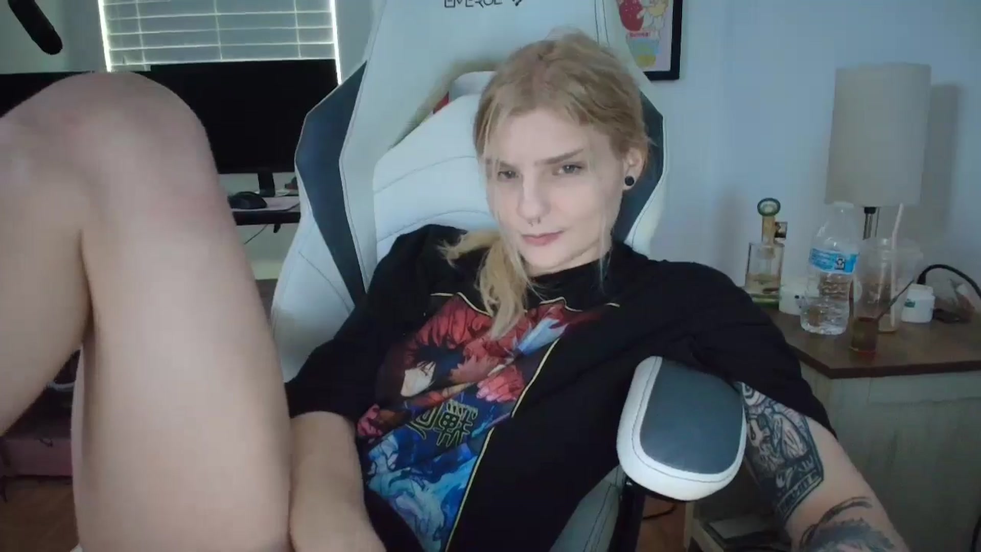 Gallery image thumbnail from DuckChan0's myfreecams stream on, 04/02/2025, 15:57 image 11 of 20