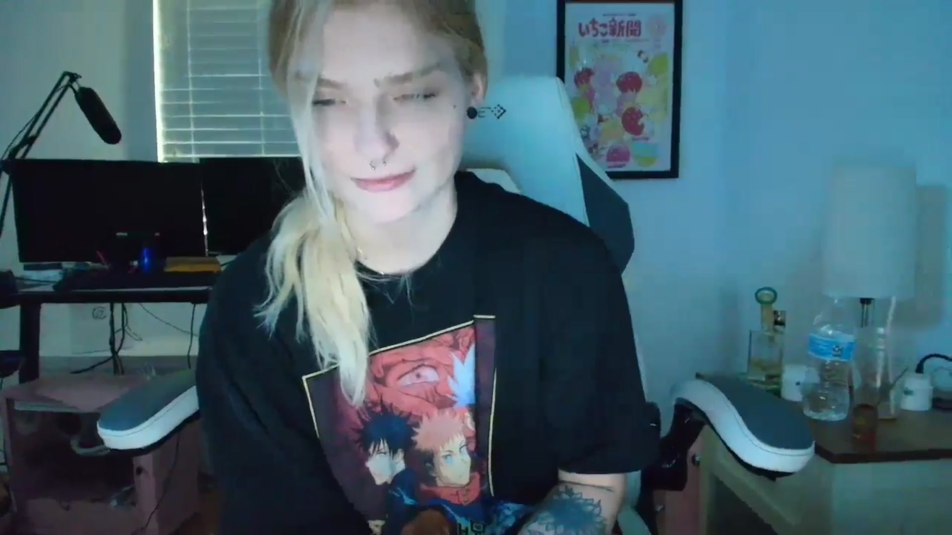 Gallery image thumbnail from DuckChan0's myfreecams stream on, 04/02/2025, 15:57 image 18 of 20