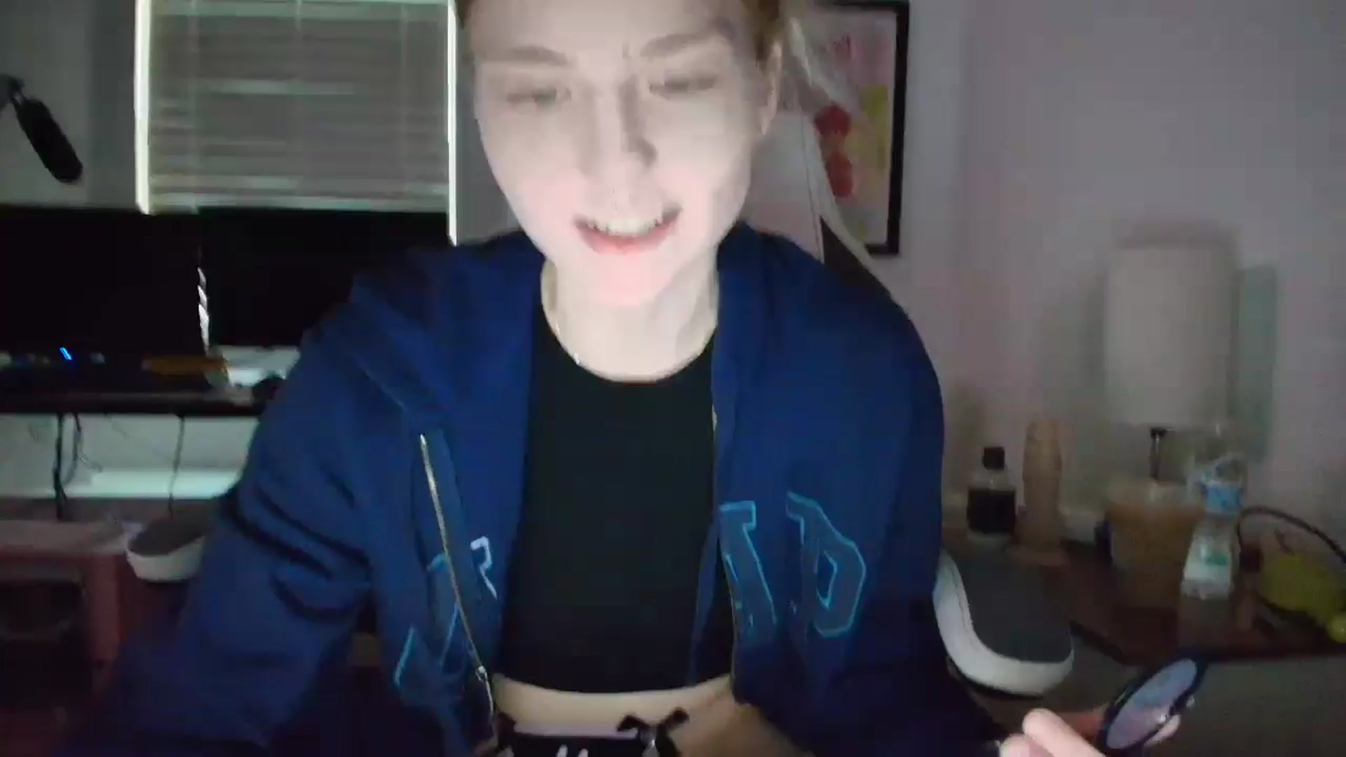 Gallery image thumbnail from DuckChan0's myfreecams stream on, 04/03/2025, 12:13 image 6 of 20