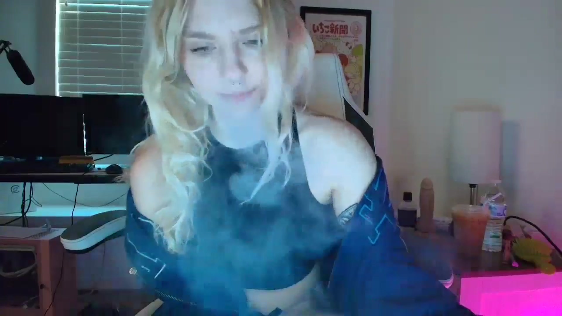 Gallery image thumbnail from DuckChan0's myfreecams stream on, 04/03/2025, 12:13 image 13 of 20