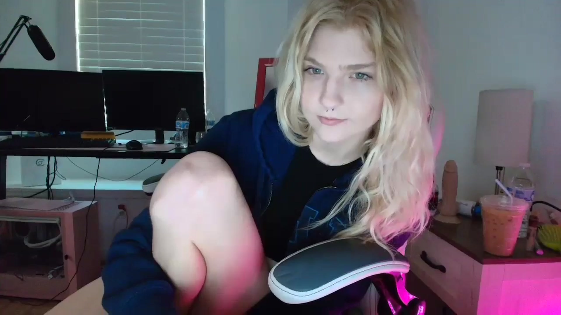 Gallery image thumbnail from DuckChan0's myfreecams stream on, 04/03/2025, 12:13 image 20 of 20