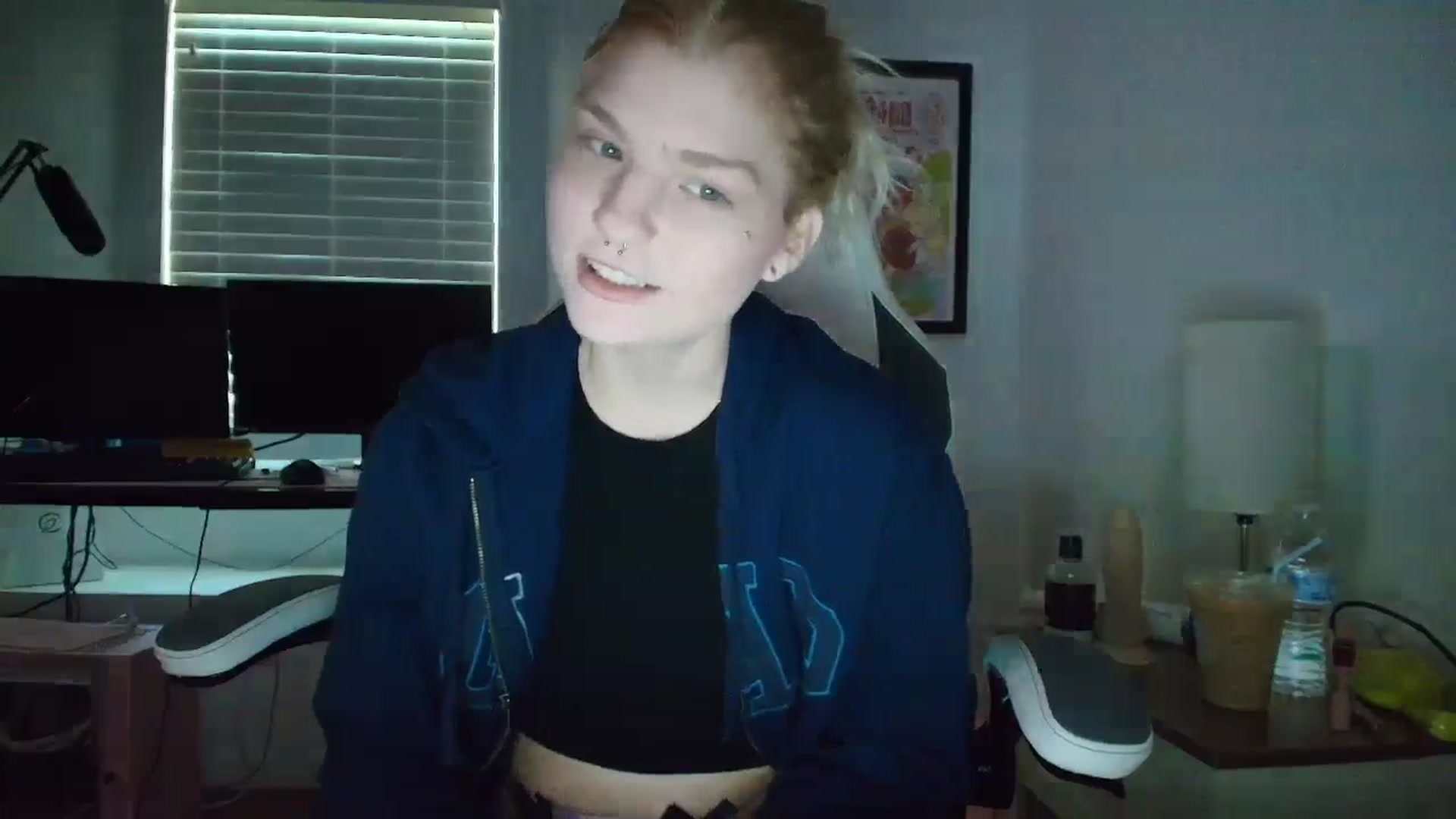 Gallery image thumbnail from DuckChan0's myfreecams stream on, 04/03/2025, 12:13 image 7 of 20