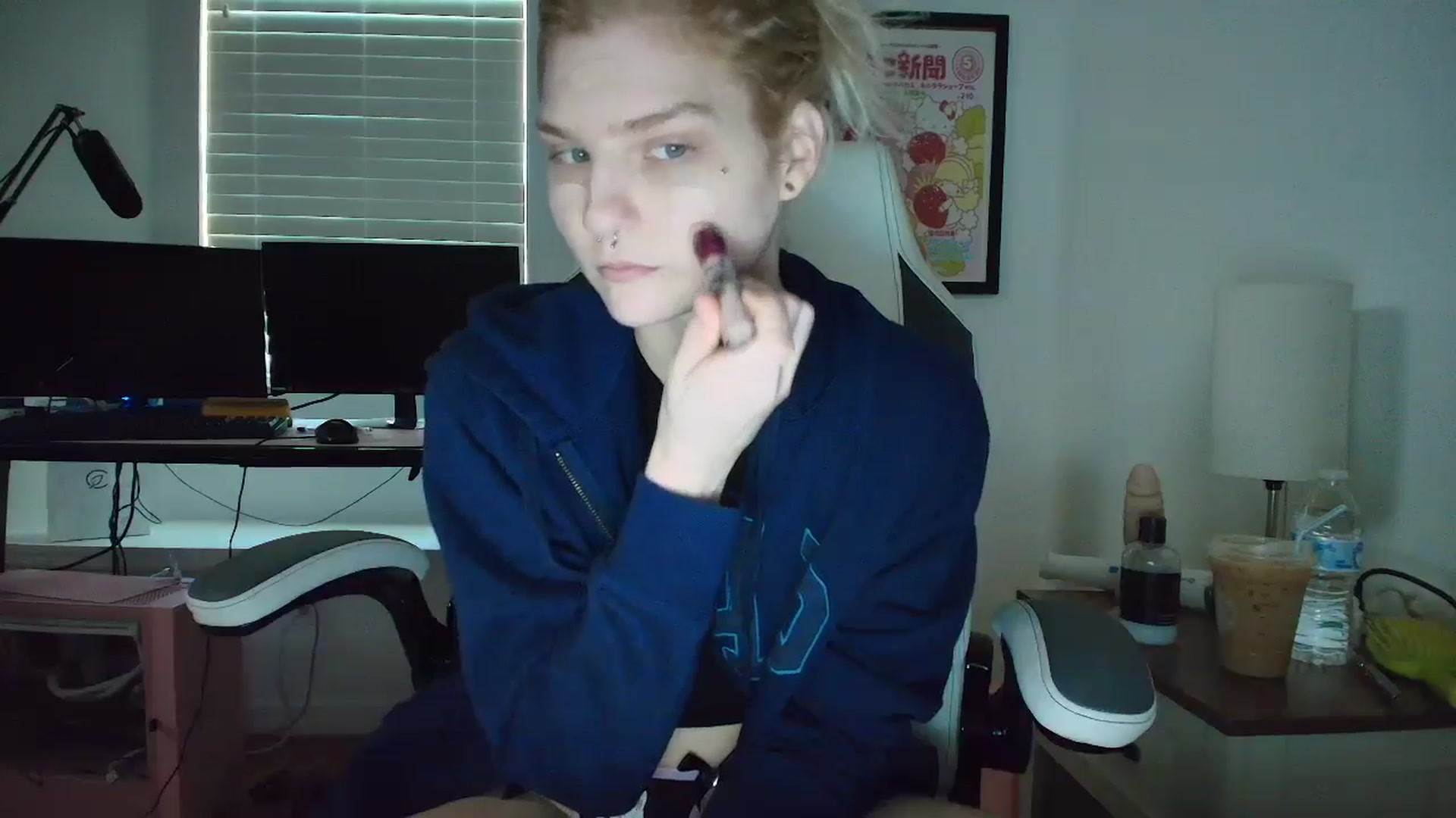 Gallery image thumbnail from DuckChan0's myfreecams stream on, 04/03/2025, 12:13 image 2 of 20