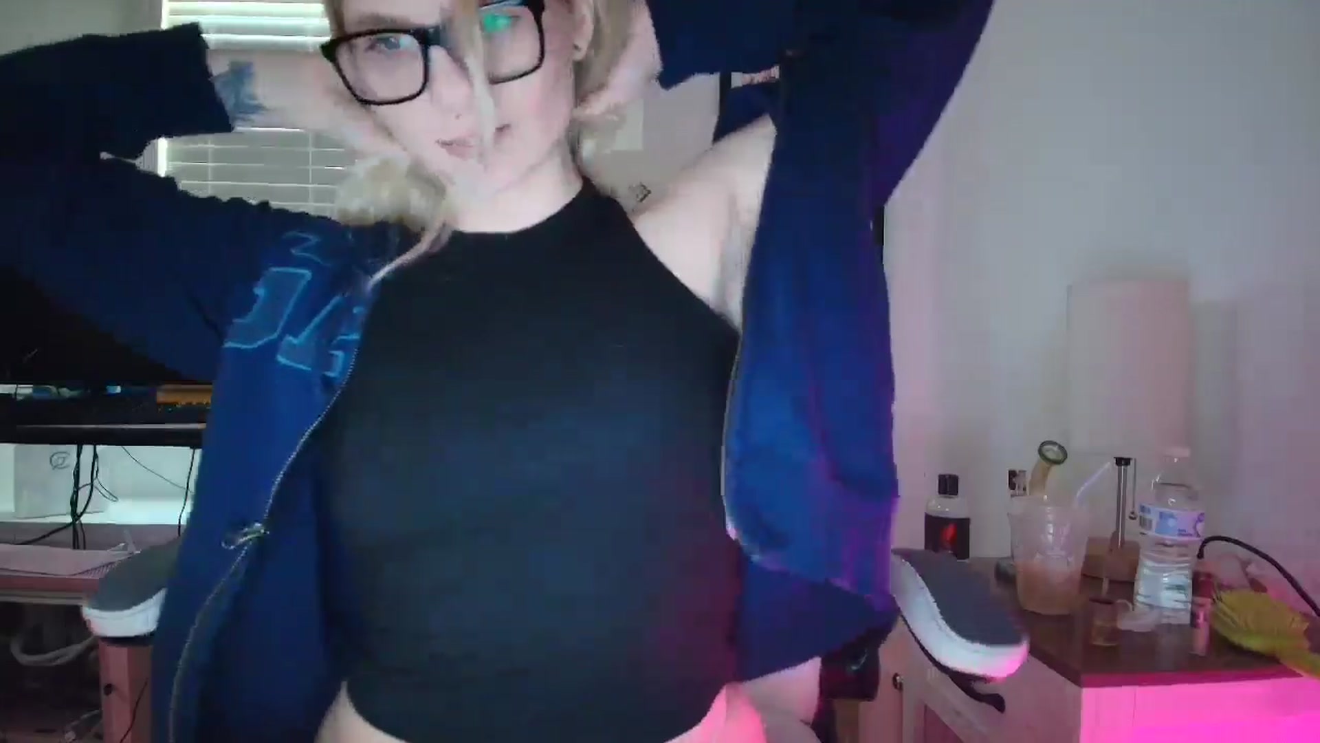 Gallery image thumbnail from DuckChan0's myfreecams stream on, 04/03/2025, 14:01 image 7 of 20