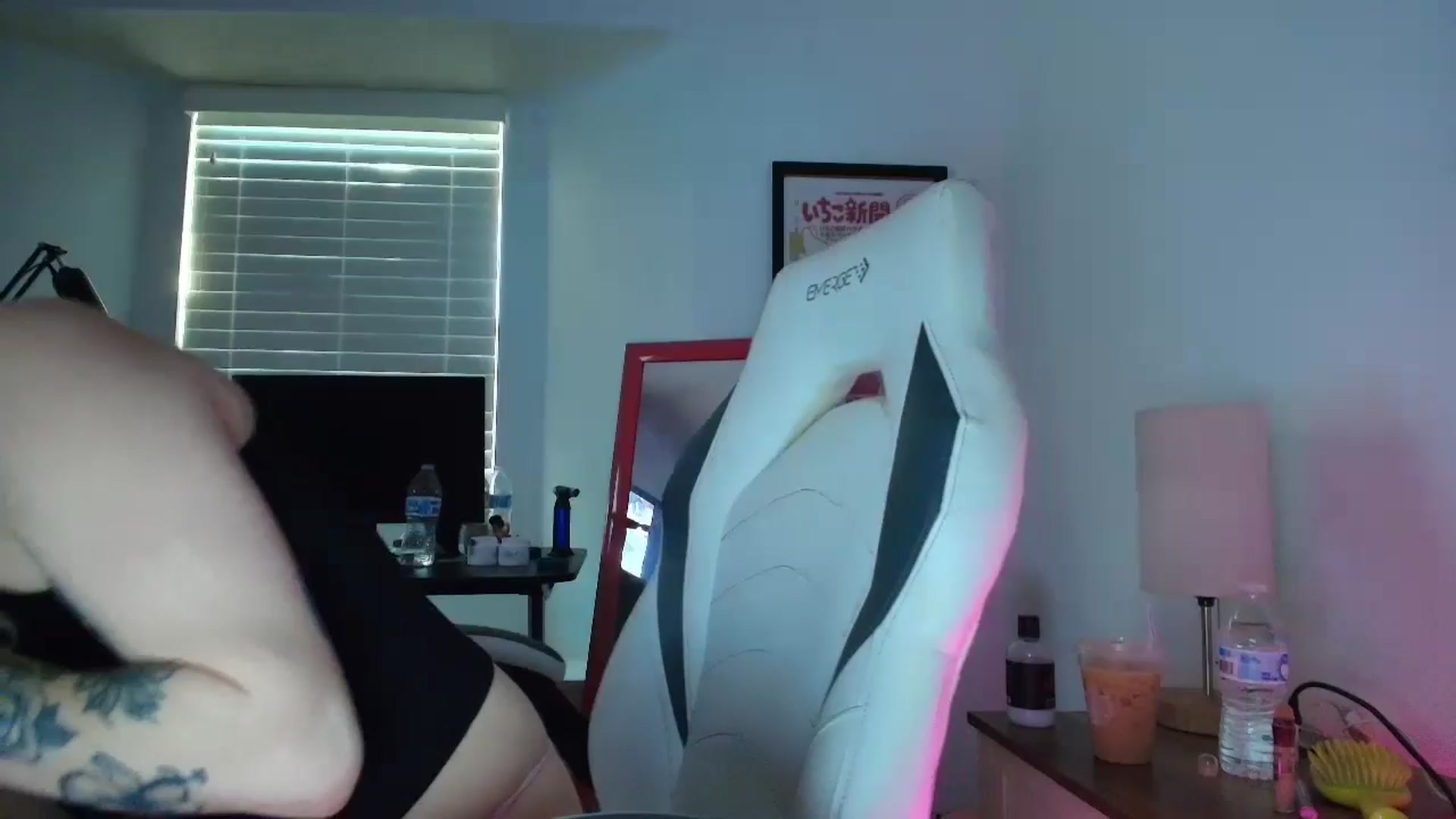 Gallery image thumbnail from DuckChan0's myfreecams stream on, 04/03/2025, 14:01 image 1 of 20