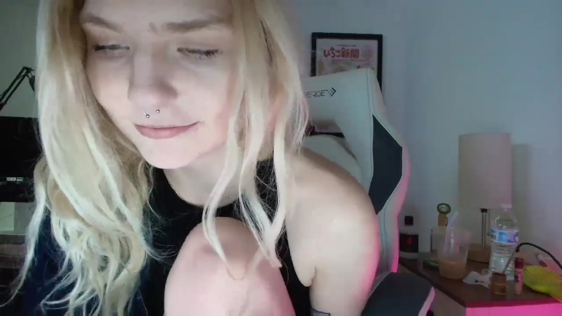 Gallery image thumbnail from DuckChan0's myfreecams stream on, 04/03/2025, 14:01 image 9 of 20