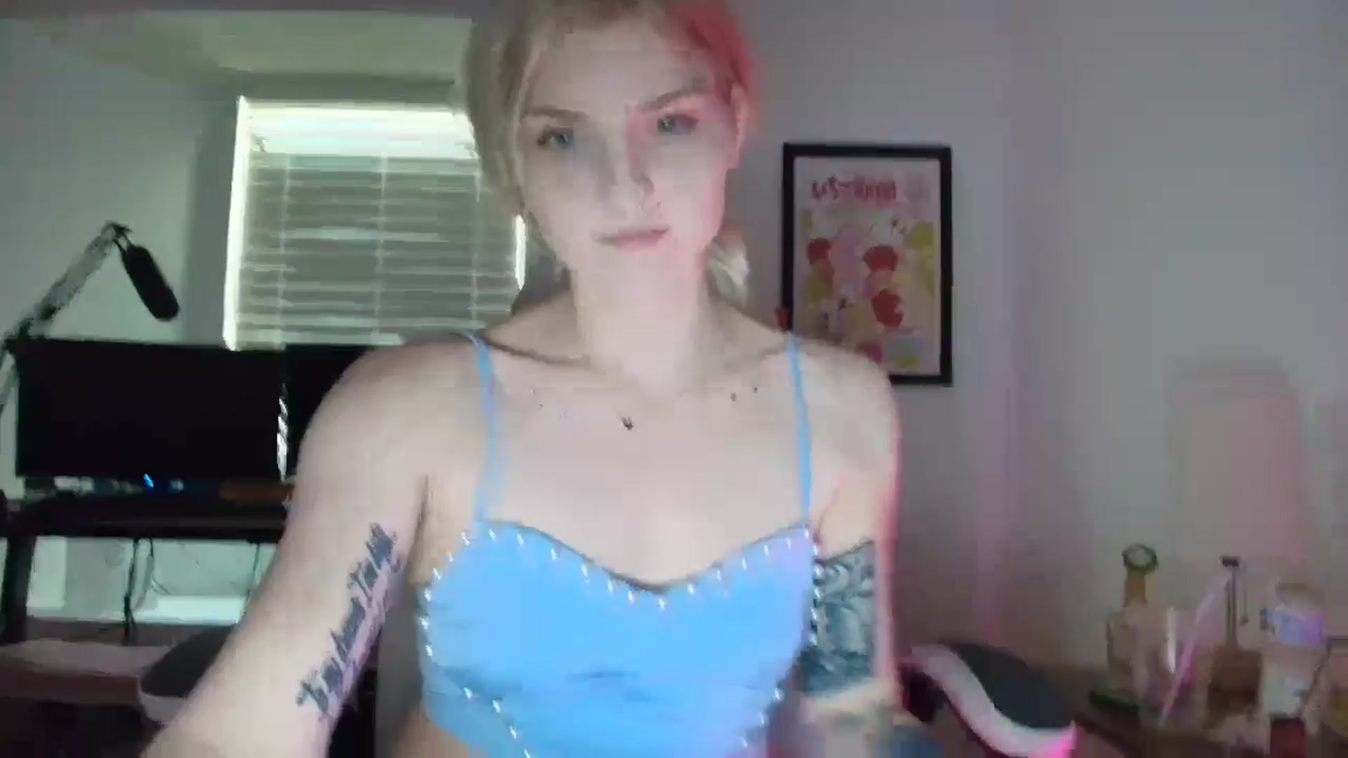 Gallery image thumbnail from DuckChan0's myfreecams stream on, 04/03/2025, 14:38 image 9 of 20
