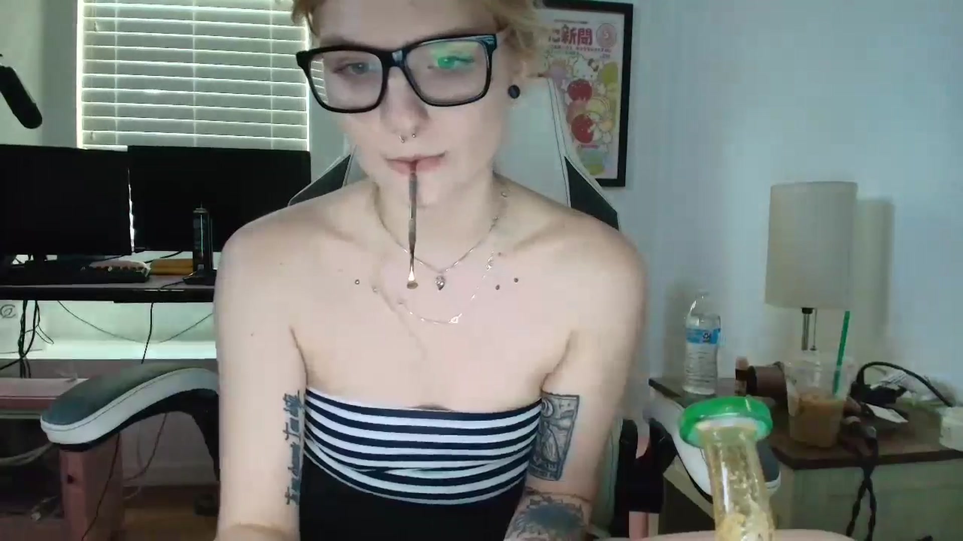 Gallery image thumbnail from DuckChan0's myfreecams stream on, 04/04/2025, 13:37 image 9 of 20
