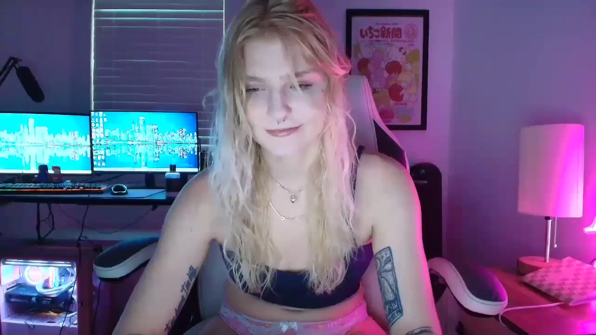 Gallery image thumbnail from DuckChan0's myfreecams stream on, 04/05/2025, 23:46 image 1 of 20
