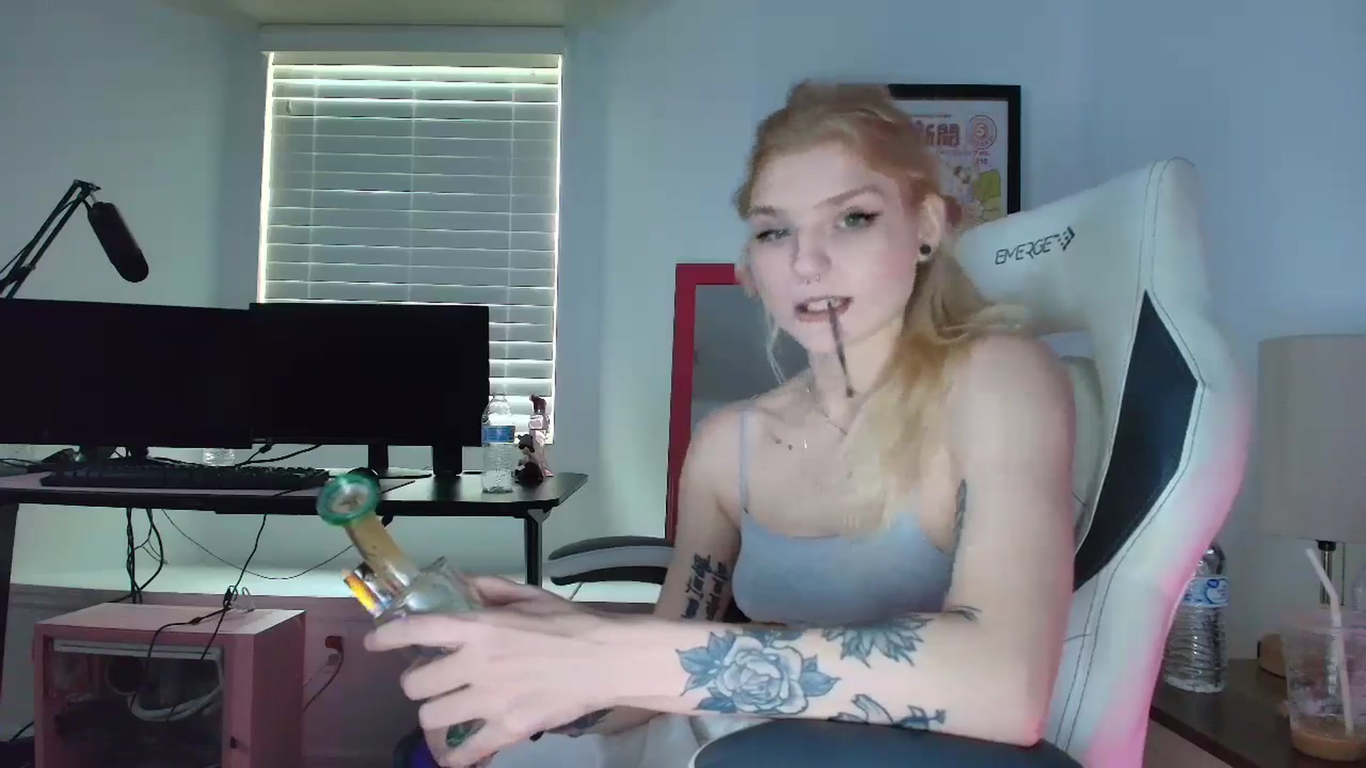 Gallery image thumbnail from DuckChan0's myfreecams stream on, 04/08/2025, 14:36 image 4 of 20