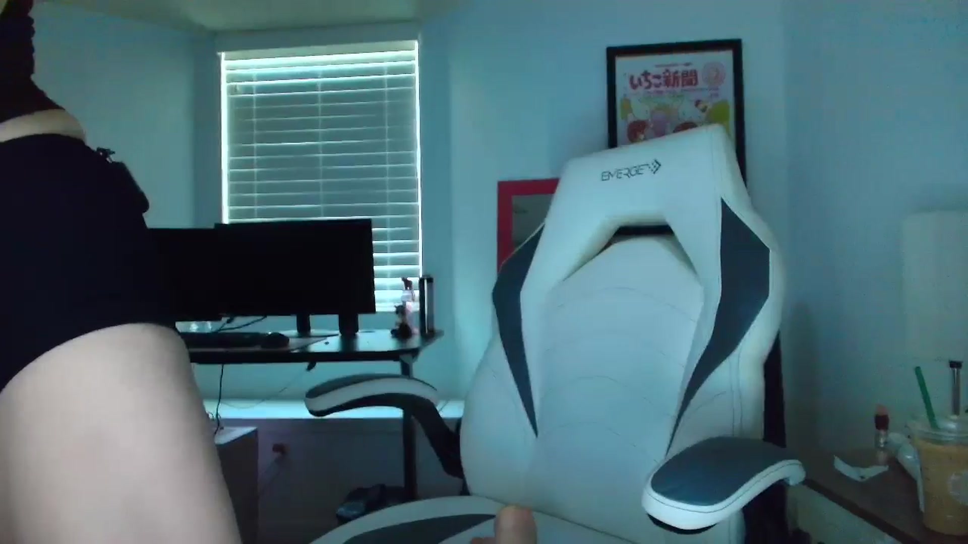 Gallery image thumbnail from DuckChan0's myfreecams stream on, 04/09/2025, 13:50 image 5 of 20