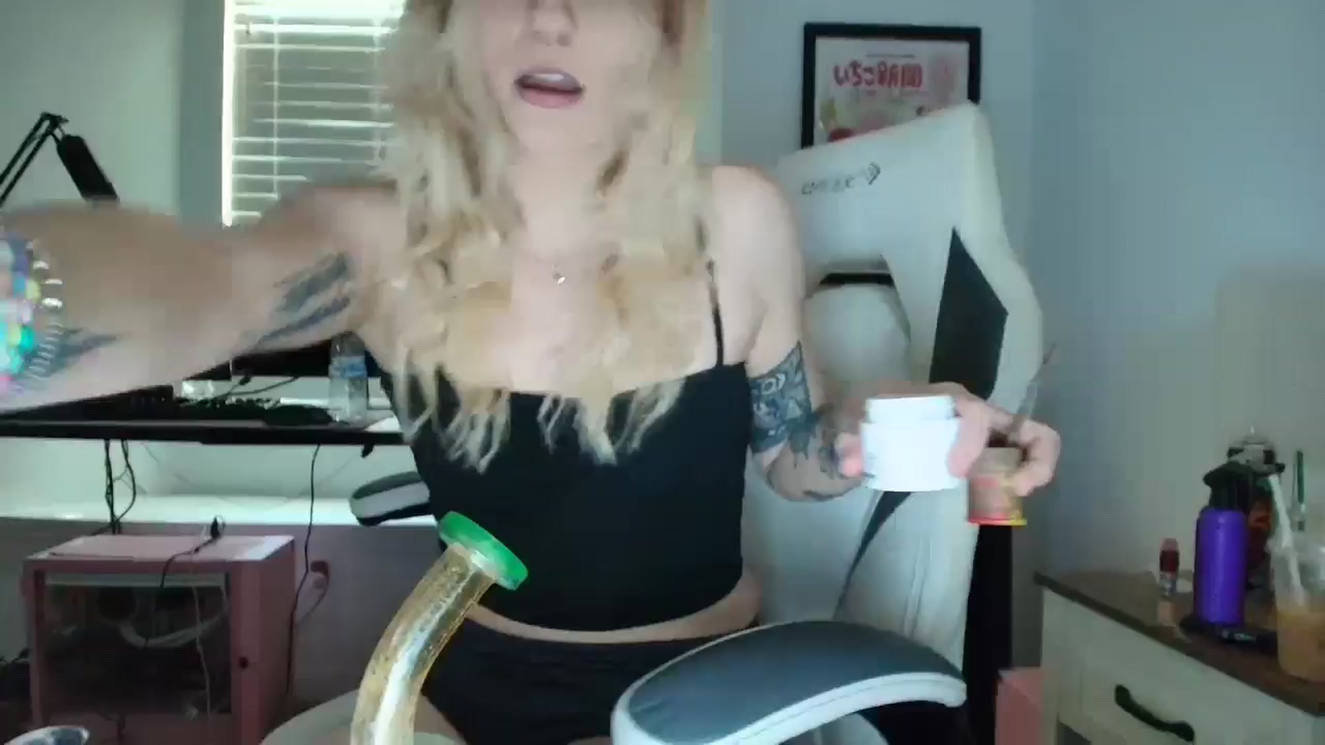 Gallery image thumbnail from DuckChan0's myfreecams stream on, 04/10/2025, 13:23 image 1 of 20