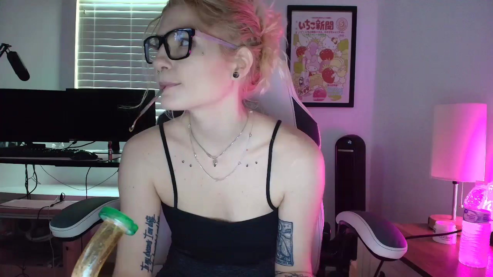 Gallery image thumbnail from DuckChan0's myfreecams stream on, 04/10/2025, 16:03 image 14 of 20
