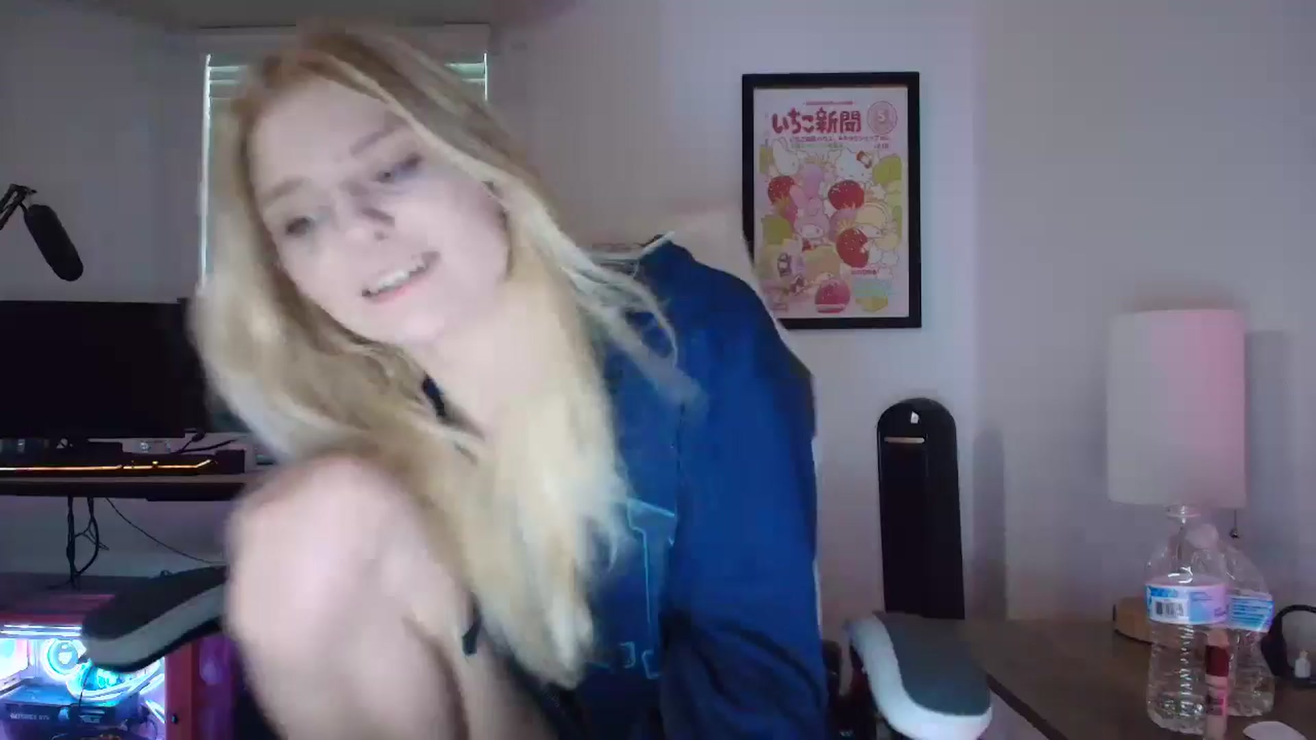 Gallery image thumbnail from DuckChan0's myfreecams stream on, 04/10/2025, 23:46 image 1 of 20
