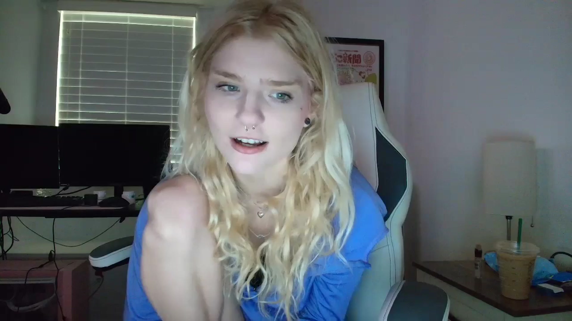 Gallery image thumbnail from DuckChan0's myfreecams stream on, 04/11/2025, 14:44 image 1 of 20