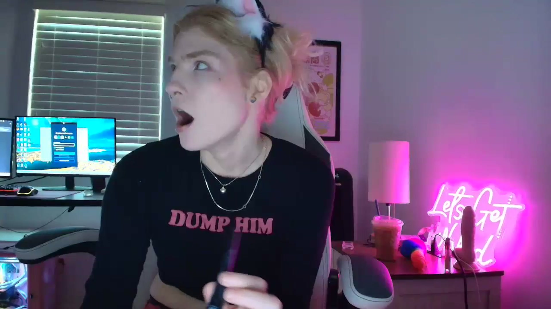 Gallery image thumbnail from DuckChan0's myfreecams stream on, 04/14/2025, 14:58 image 2 of 20