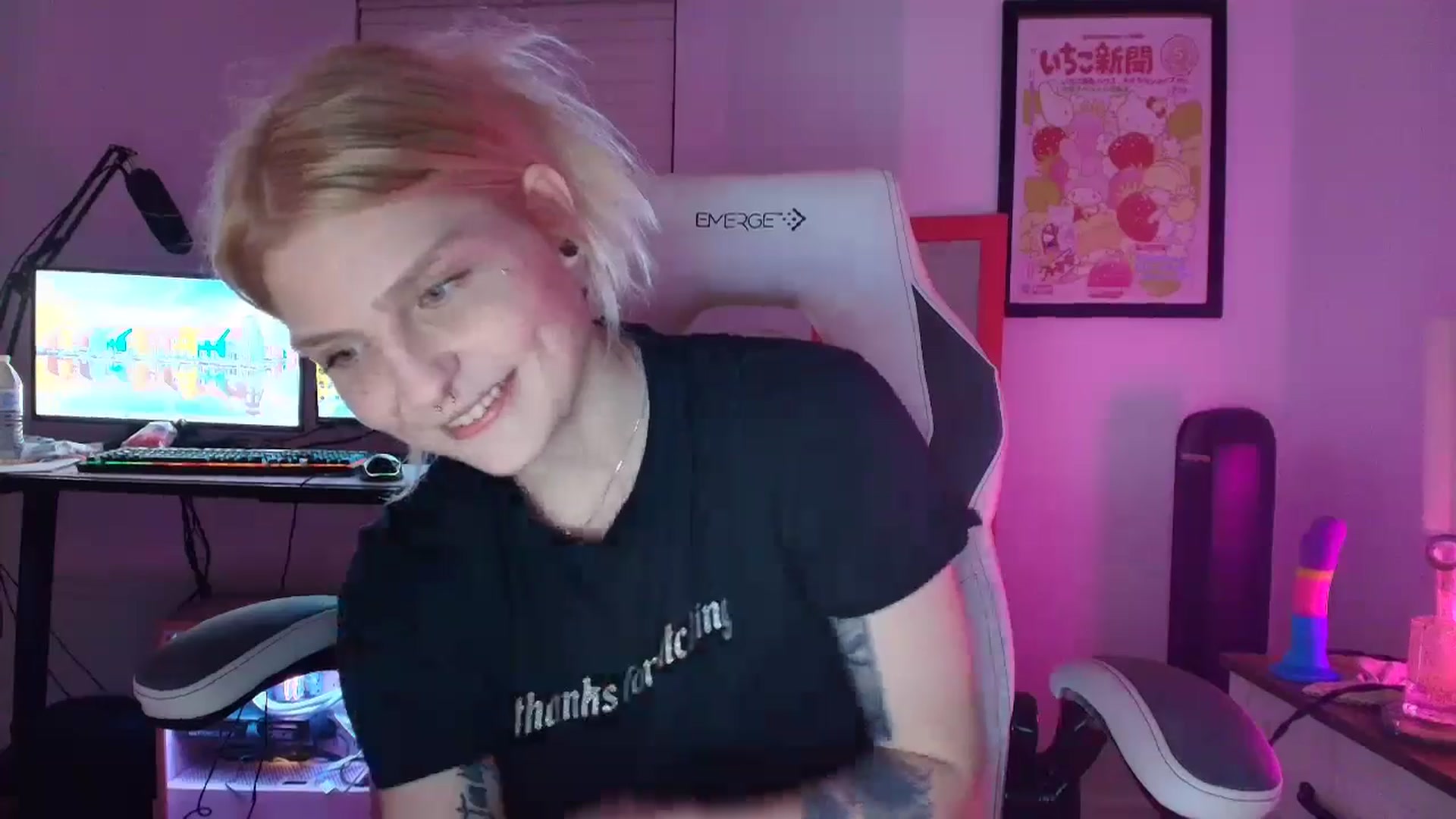 Gallery image thumbnail from DuckChan0's myfreecams stream on, 04/19/2025, 02:28 image 6 of 20