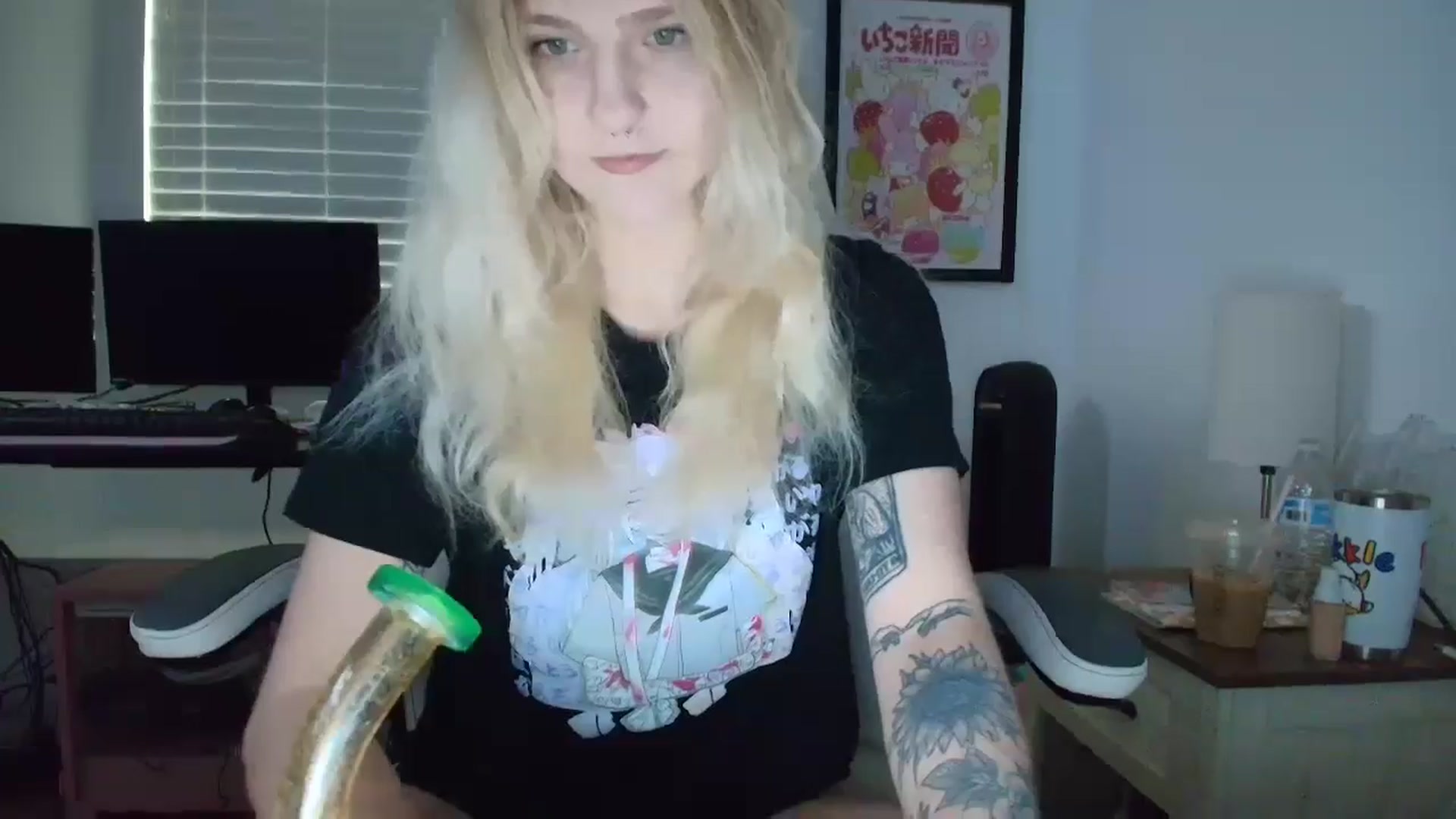 Gallery image thumbnail from DuckChan0's myfreecams stream on, 04/22/2025, 13:58 image 3 of 20