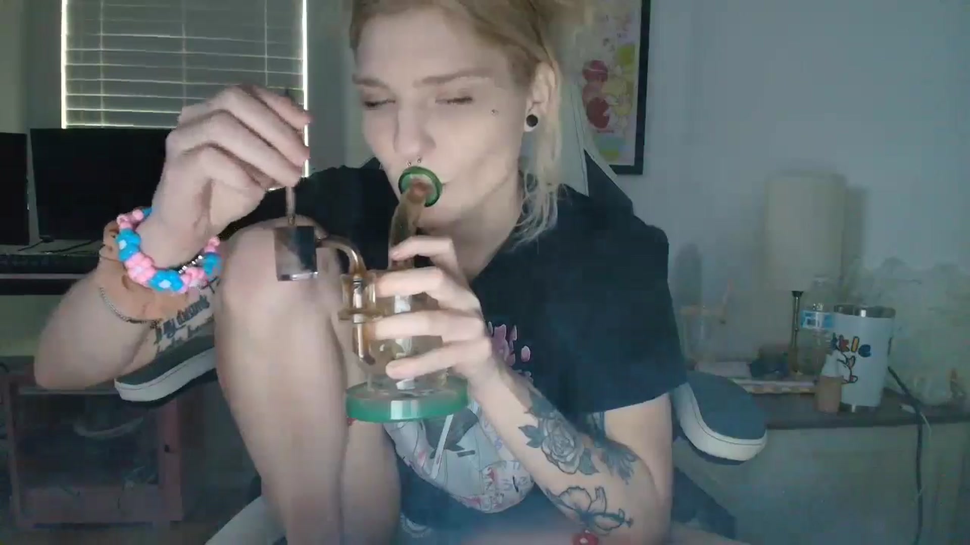 Gallery image thumbnail from DuckChan0's myfreecams stream on, 04/22/2025, 13:58 image 16 of 20