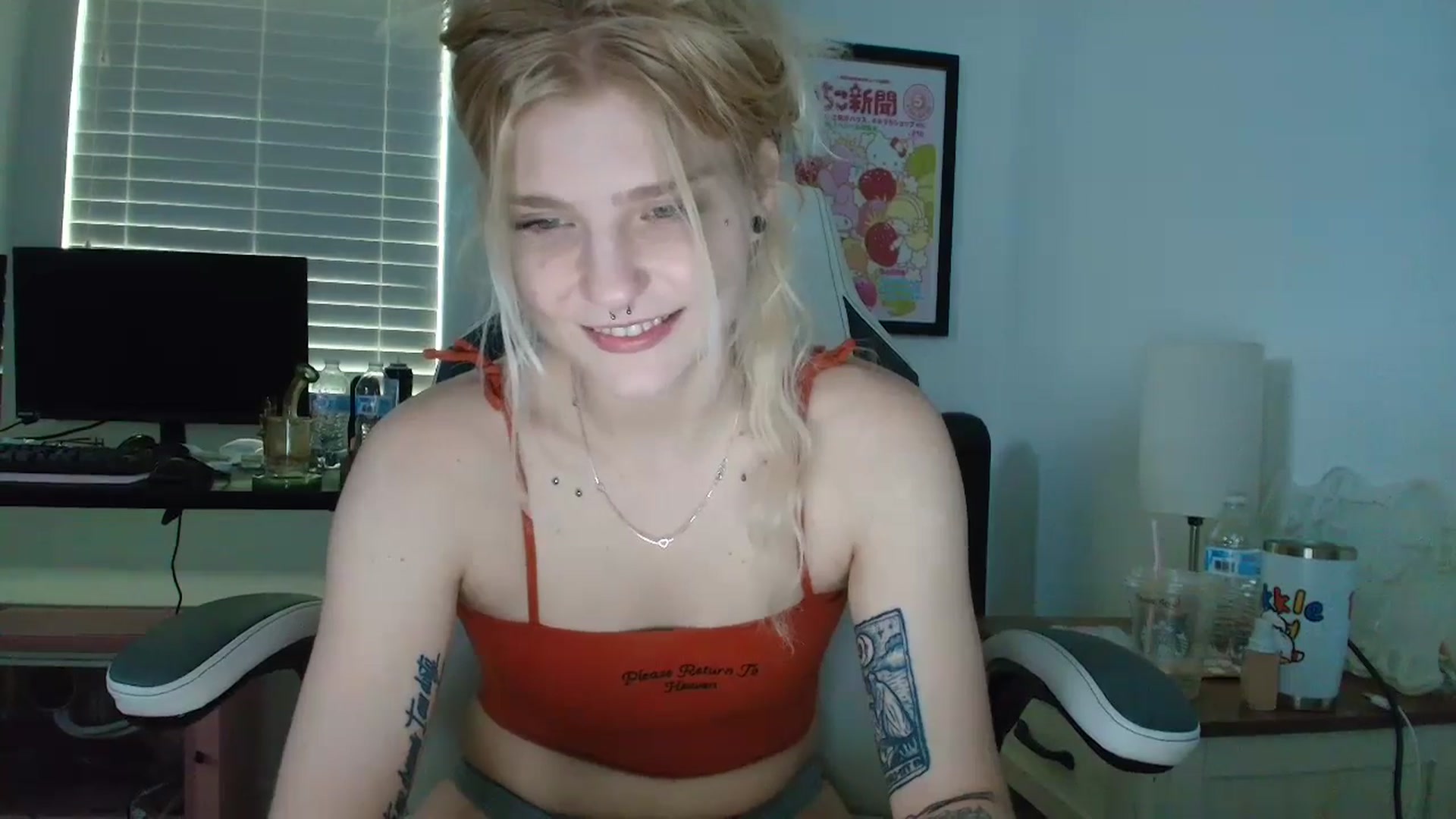 Gallery image thumbnail from DuckChan0's myfreecams stream on, 04/22/2025, 15:41 image 2 of 20
