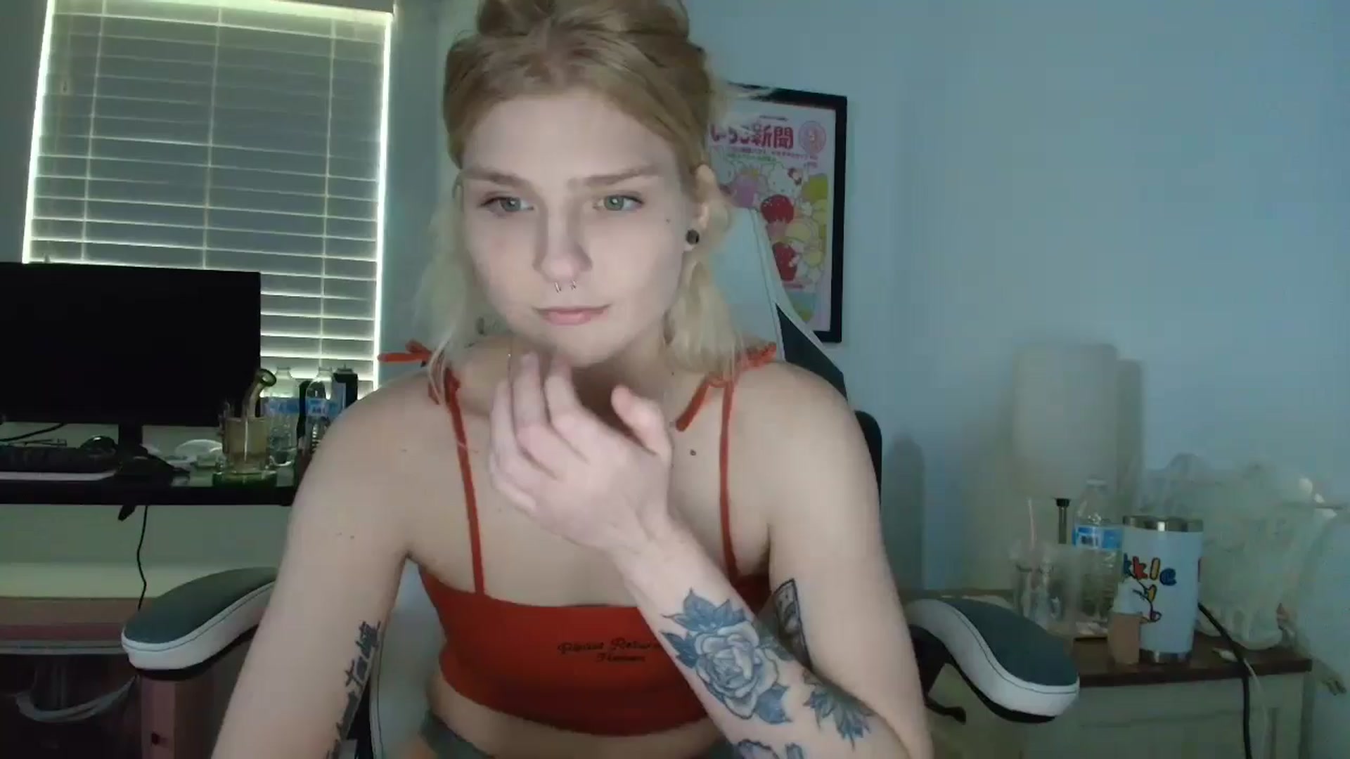 Gallery image thumbnail from DuckChan0's myfreecams stream on, 04/22/2025, 15:41 image 1 of 20